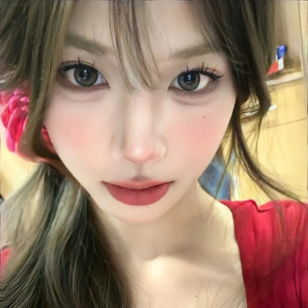 小姑娘艾萝依